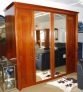 Dressing-cabine en merisier doré